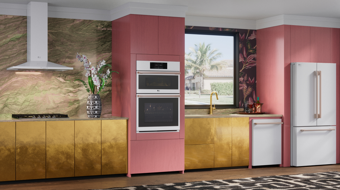 The 'Vibe Setter' interface allows users to customize their kitchen design by selecting 'Finish' and 'Vibe' for LG Studio appliances.